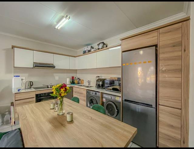 1 BEDROOM APARTMENT FOR SALE IN WATERFALL